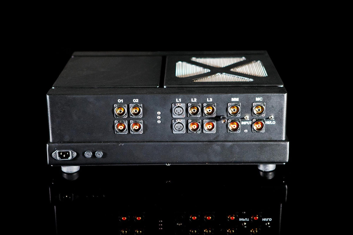 Yosemite Preamplifier - ampsandsound