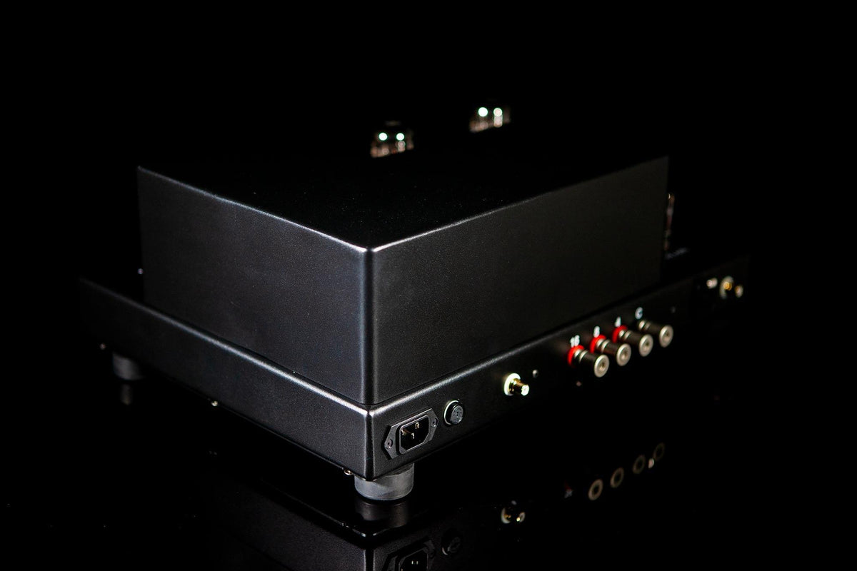 Zion Monos - ampsandsound