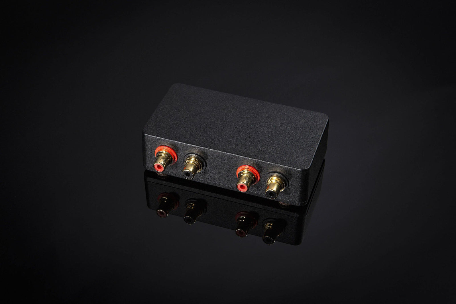 Black Box RCA to RCA Stereo Single Ended with Input Transformers - ampsandsound